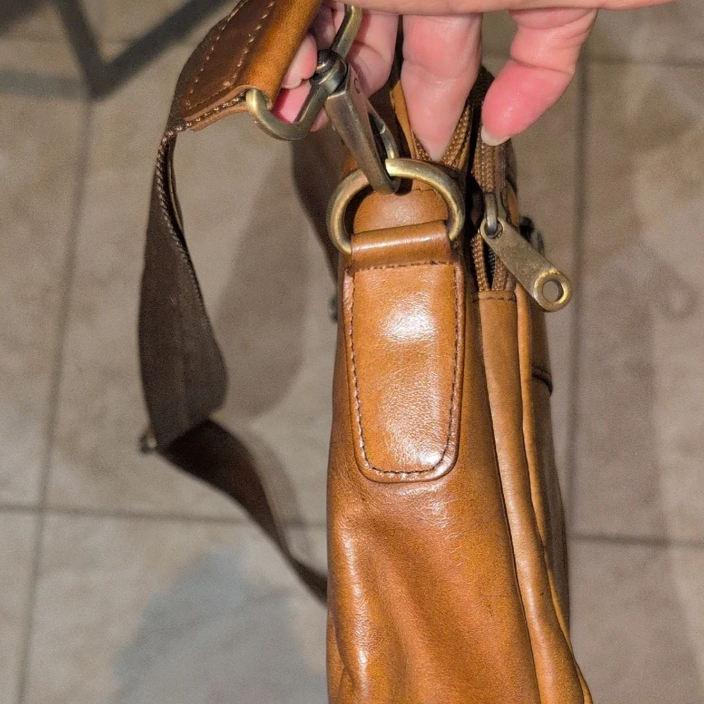 World Korea Brown Leather Messenger Bag for Men